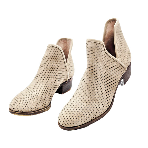 Lucky Brand Baley Ankle Bootie Size 7.5 M Tan Suede Perforated Texture Pull On - Picture 1 of 9